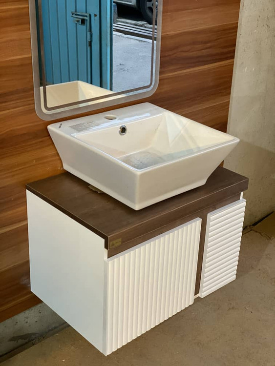 کابین انجلا سفید